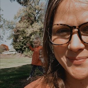 Meet your Posher, Cari